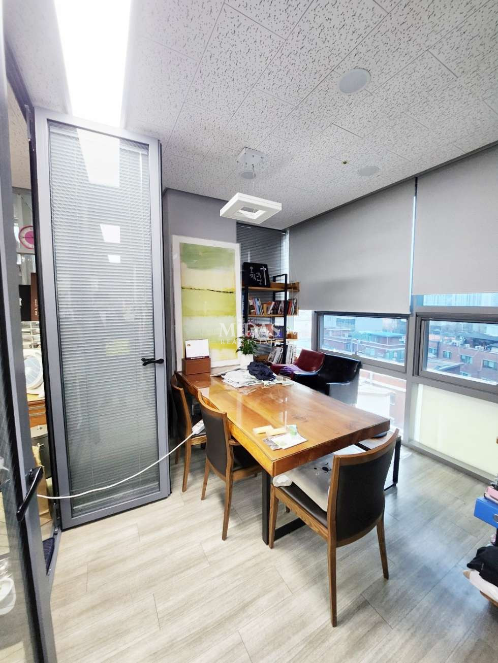 서울 성동구 성수동2가 성수동 카페거리 위치 대형평수, 2개 호실 임대, 분할임대 가능 월세 매물번호 10094 사진 1