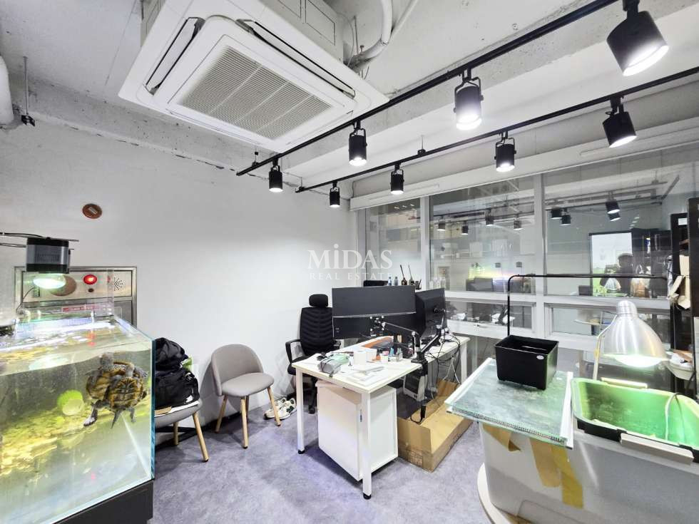 서울 강남구 역삼동 H 인테리어 무상 인수, 빠른 입주 가능한 사무실입니다. 월세 매물번호 10754 사진 2