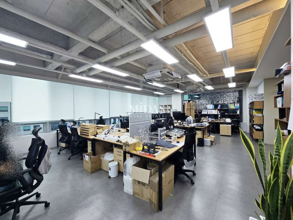 서울 강남구 역삼동 H 테헤란 대로변 가성비, 인테리어 무상인수 가능한 사무실입니다. 월세 매물번호 10695 사진 1