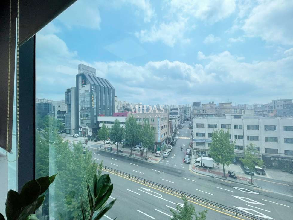 서울 송파구 방이동 송파나루 O 역세권O 인테리어 O 룸 3 O 중형사무실O 월세 매물번호 10407 사진 12