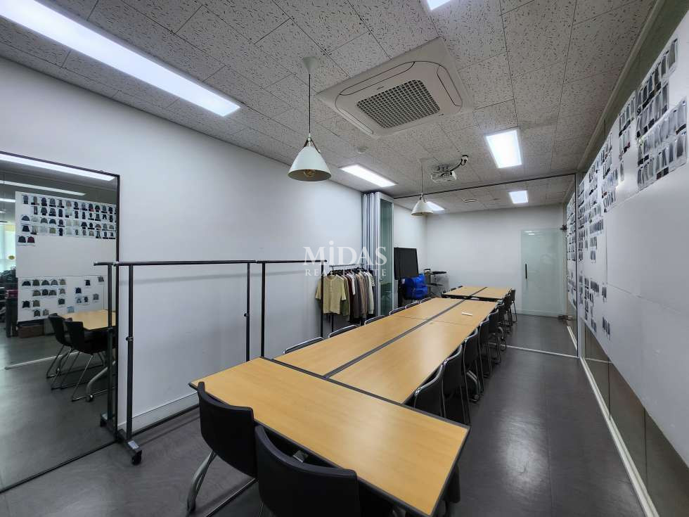 서울 성동구 성수동2가 전용 132 + 룸4 + 물류 겸 사무실 용도로 적합 + 인테리어 최상 월세 매물번호 10724 사진 2