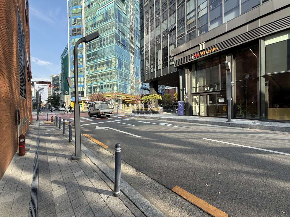 서울 성동구 성수동2가 281-18 성수SKV1CENTERII동 【 코너 +통창ㅣ실95평ㅣ주차3대ㅣS급인테리어 】 월세 매물번호 11074 사진 12