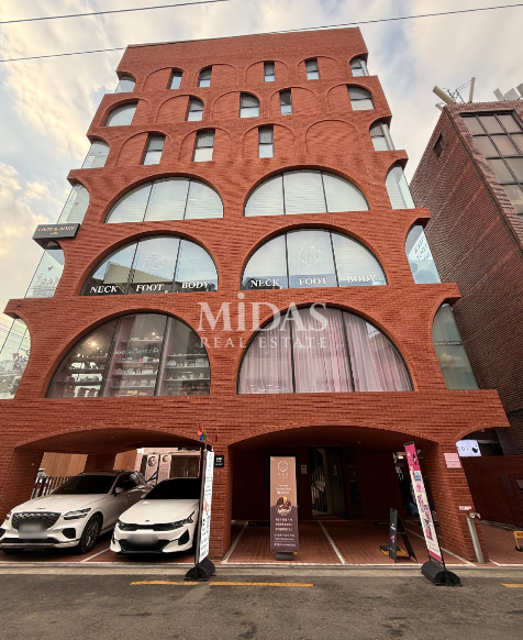 서울 성동구 성수동2가 301-13 【 연무장길 A급가성비ㅣ썬큰有ㅣ단독층ㅣ뷰티업종 추천】 월세 매물번호 11080 사진 1