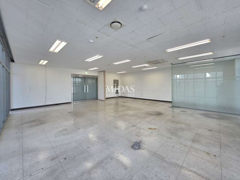 서울 성동구 성수동2가 A동 Midas. 28P. 초역세권. 유리룸2 . 코너호실. 로딩덕 화물엘베보유. 새로운 발걸음을 응원합니다！ 월세 매물번호 11098 사진 3