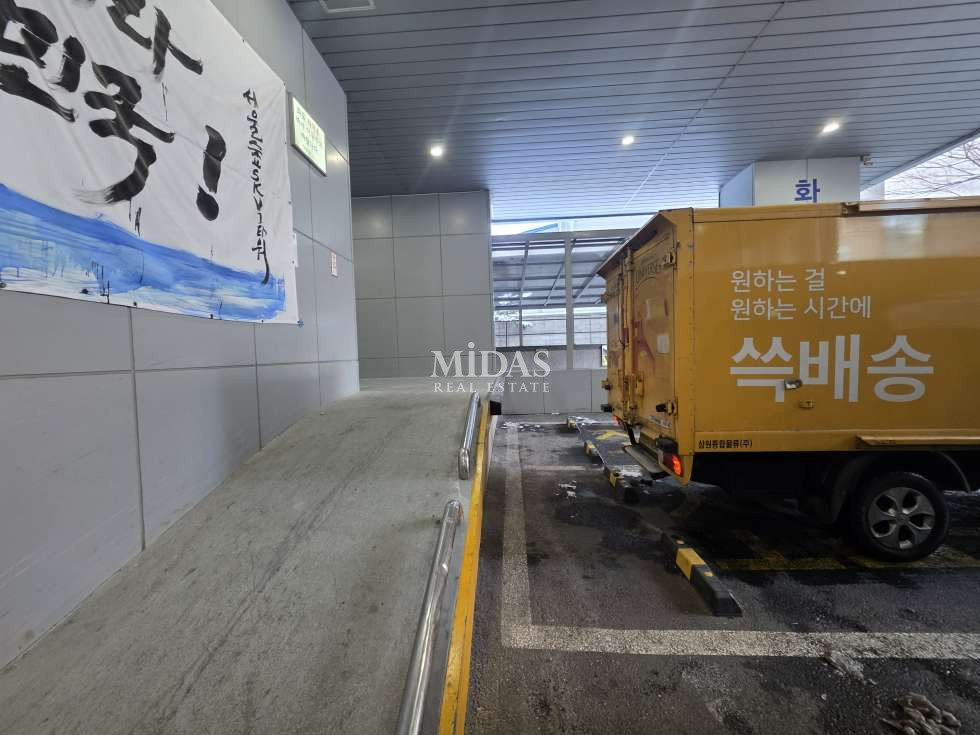 서울 성동구 성수동2가 A동 Midas. 28P. 초역세권. 유리룸2 . 코너호실. 로딩덕 화물엘베보유. 새로운 발걸음을 응원합니다！ 월세 매물번호 11098 사진 21