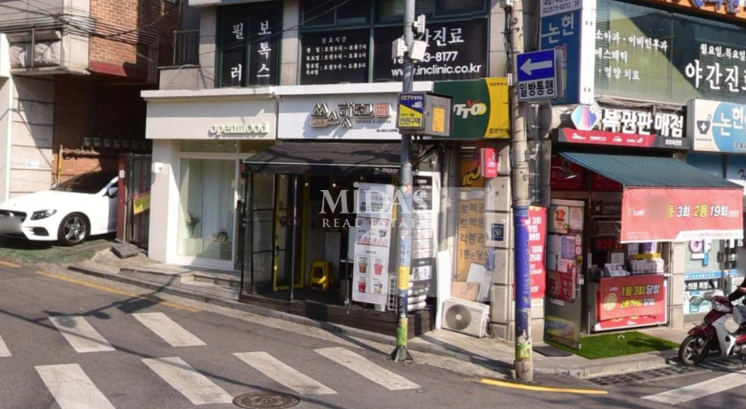 서울 강남구 논현동 논현초 앞, 가시성 좋은 소형 1층 상가 월세 매물번호 11030 사진 1