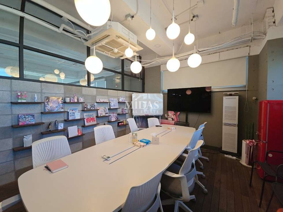 서울 강남구 논현동 사진有, 언주역0.1초, 대로변대형, A급인테리어, 주차2대 월세 매물번호 11054 사진 1