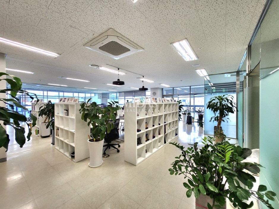 서울 성동구 성수동1가 13-207 (서울숲AK밸리 지식산업센터) 【뚝섬역역세권ㅣ코너호실ㅣ실60평임대 】 월세 매물번호 11109 사진 8