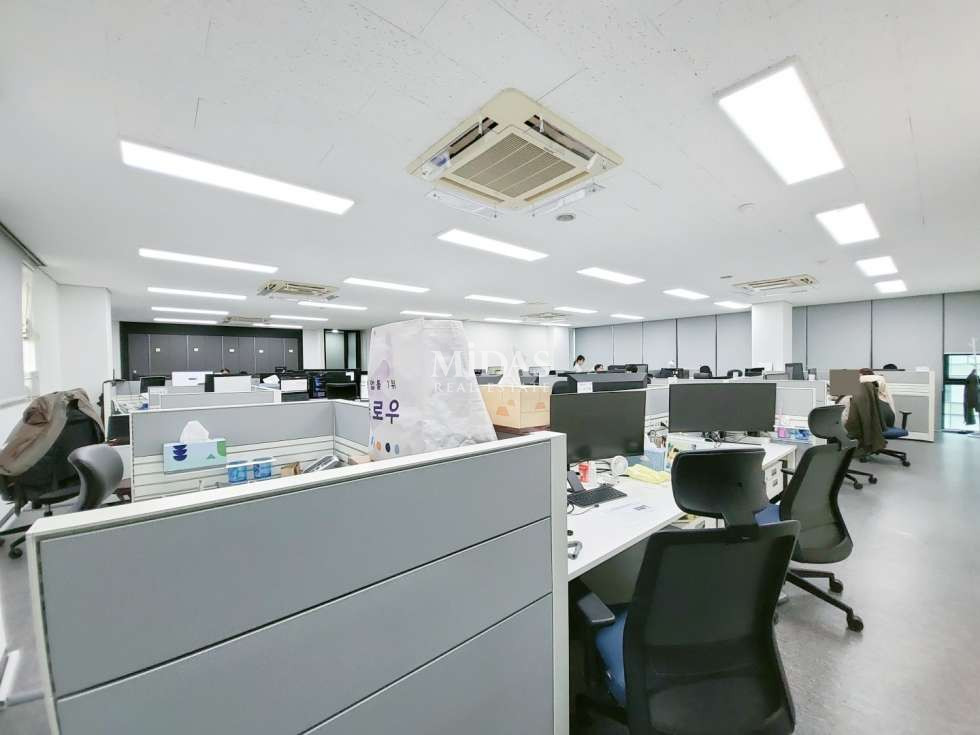 서울 강남구 논현동 209-4 (유빔빌딩) 학동역 전용 67평 인테리어 무상인수 사무실 임대 월세 매물번호 11042 사진 3