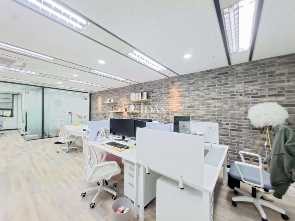 서울 강남구 역삼동 역삼역 인근 인테리어 무상 글라스 외관 월세 매물번호 10807 사진 2