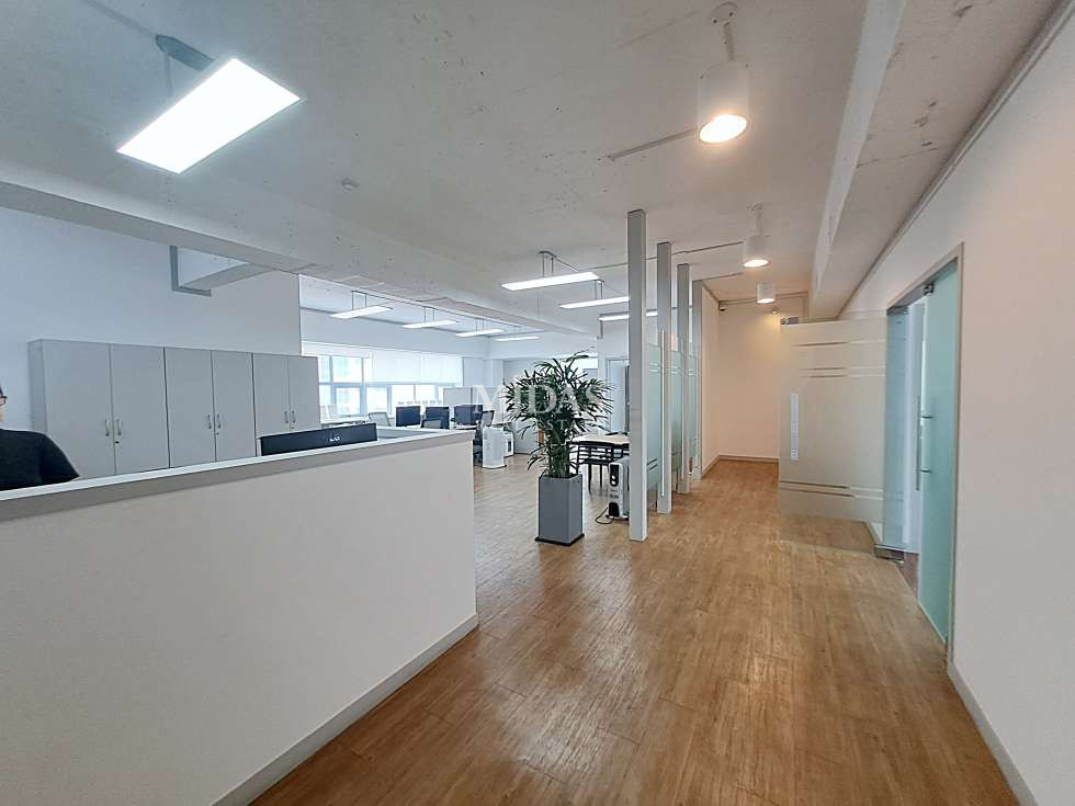 서울 강남구 대치동 선릉역 대로변 화이트&우드 인테리어 무상승계 월세 매물번호 10787 사진 4