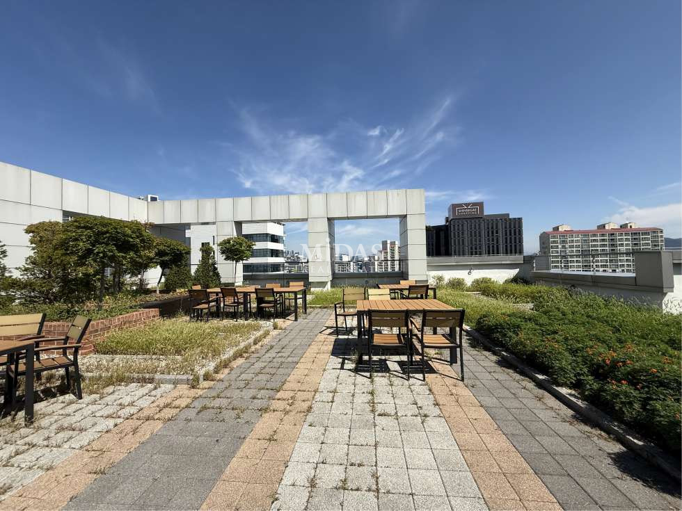 서울 성동구 성수동1가 656-439 (서울숲비즈포레) 【 21평ㅣ서울숲역5분ㅣ탕비시설완비 】 월세 매물번호 11181 사진 4