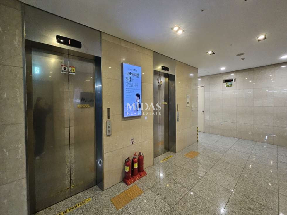 서울 성동구 성수동1가 656-334 (서울숲 M타워), 【 서울숲M타워ㅣ실32평ㅣ인기많은 코너호실ㅣ더블역세권ㅣ】 월세 매물번호 11204 사진 2