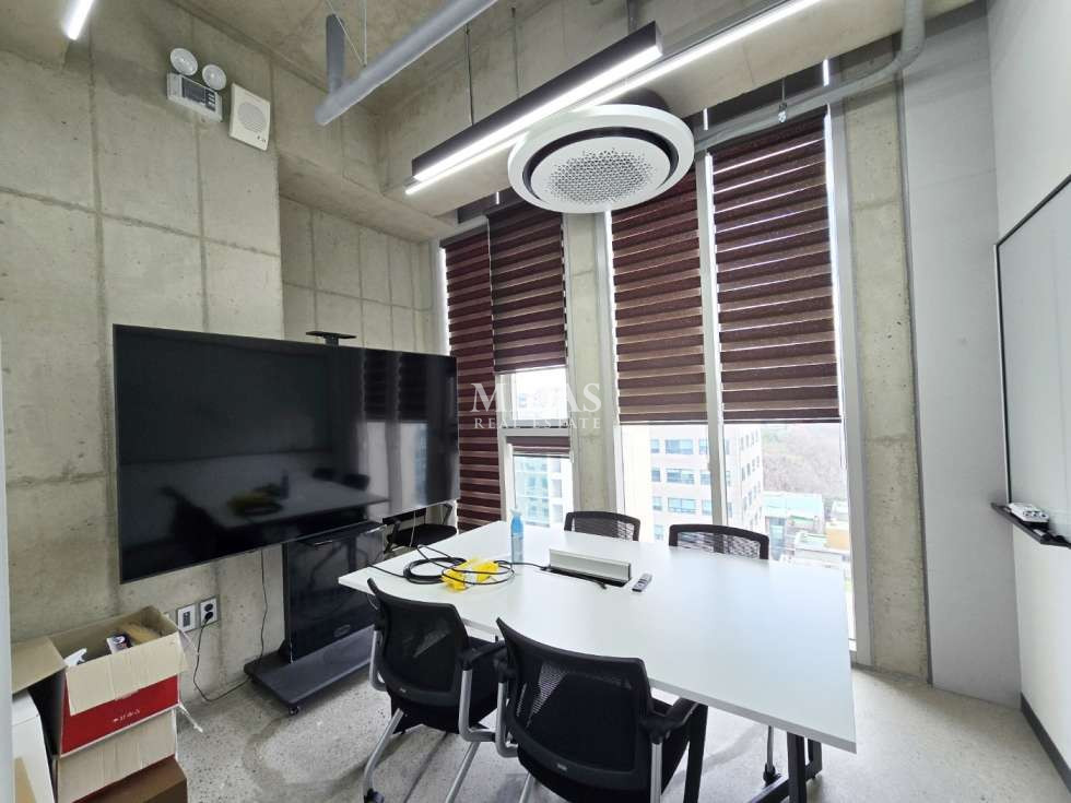 서울 강남구 삼성동 44-17 H 디자인 건물, 인테리어 너무 잘 되어 있는 채광,뷰 좋은 사무실입니다 월세 매물번호 10091 사진 6