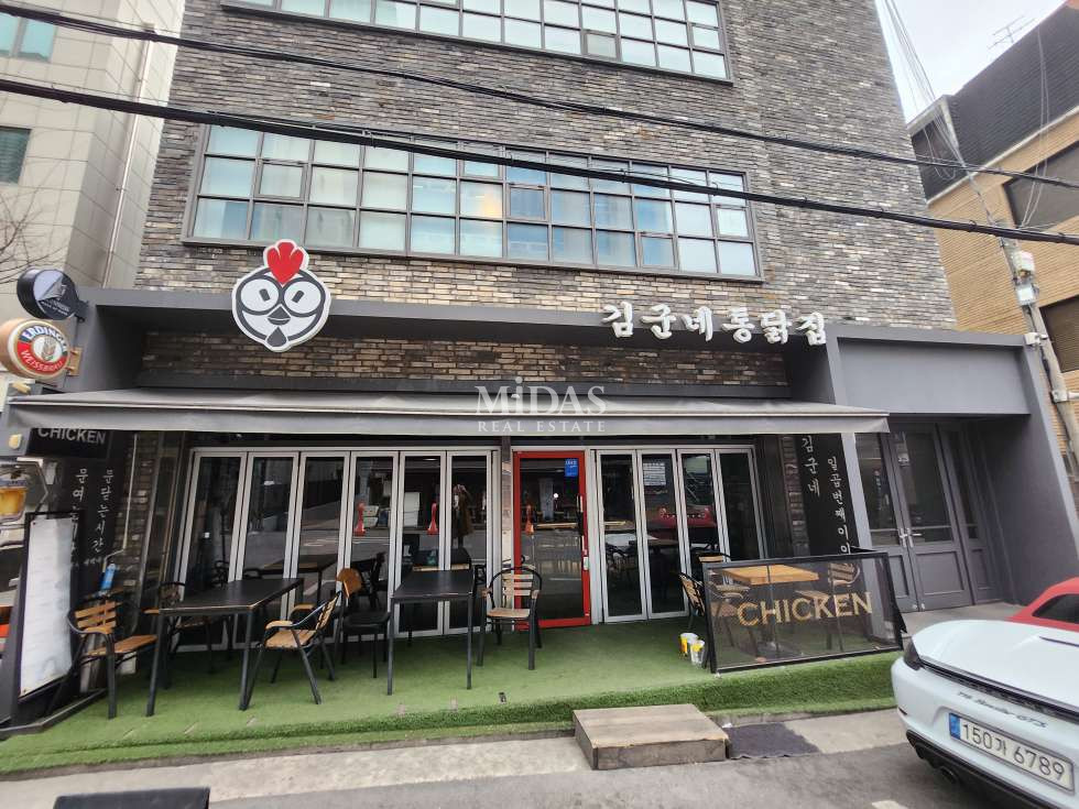 서울 강남구 논현동 을지병원 사거리 메인상권 전면 넓어 가시성 훌륭한 1층 상가 월세 매물번호 10201 사진 1