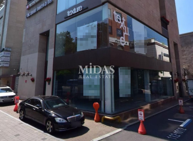 서울 강남구 신사동 압구정파출소 인근 대로변 가시성 최고 1층 무권리 상가 월세 매물번호 10217 사진 1