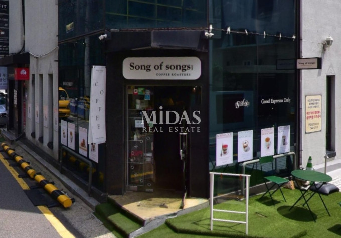 서울 강남구 신사동 압구정역 인근 코너 가시성 훌륭한 1층 상가 월세 매물번호 10402 사진 1