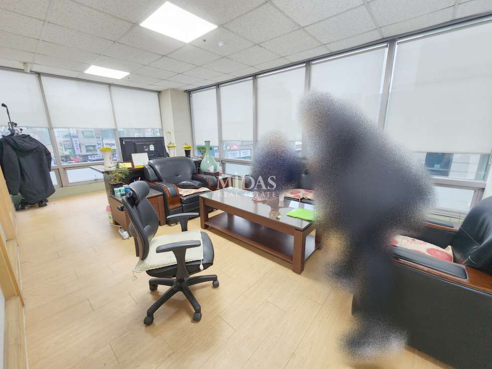 서울 송파구 방이동 100전용 O 잠실역 대형사무실 O 주차4 O 가성비 사무실 O 연층 월세 매물번호 10421 사진 5