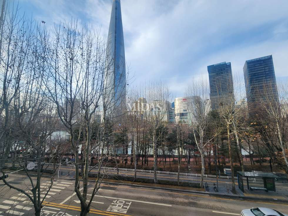 서울 송파구 송파동 85전용 O 석촌호수 바로앞 O 송리단길 O 상가 사무실 임대 월세 매물번호 10445 사진 2